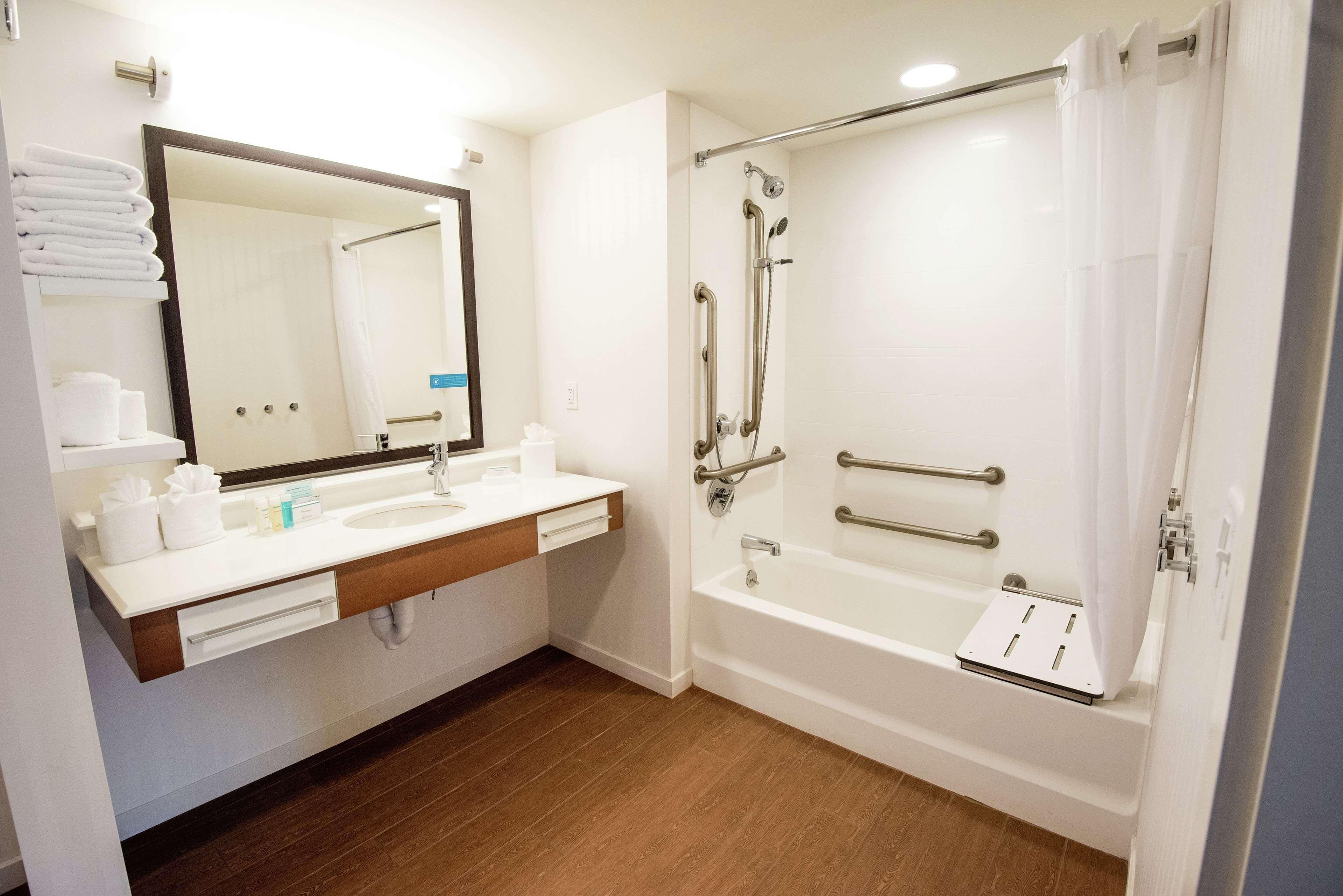 Hampton Inn & Suites Manchester, Vt מראה חיצוני תמונה