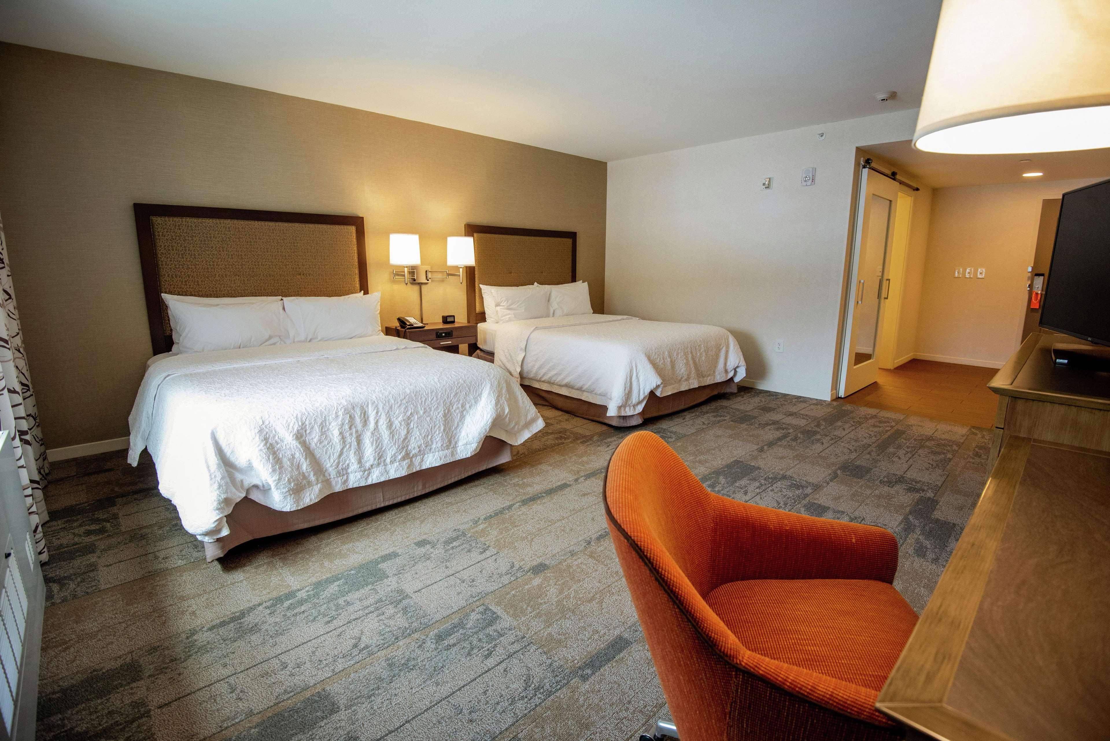 Hampton Inn & Suites Manchester, Vt מראה חיצוני תמונה
