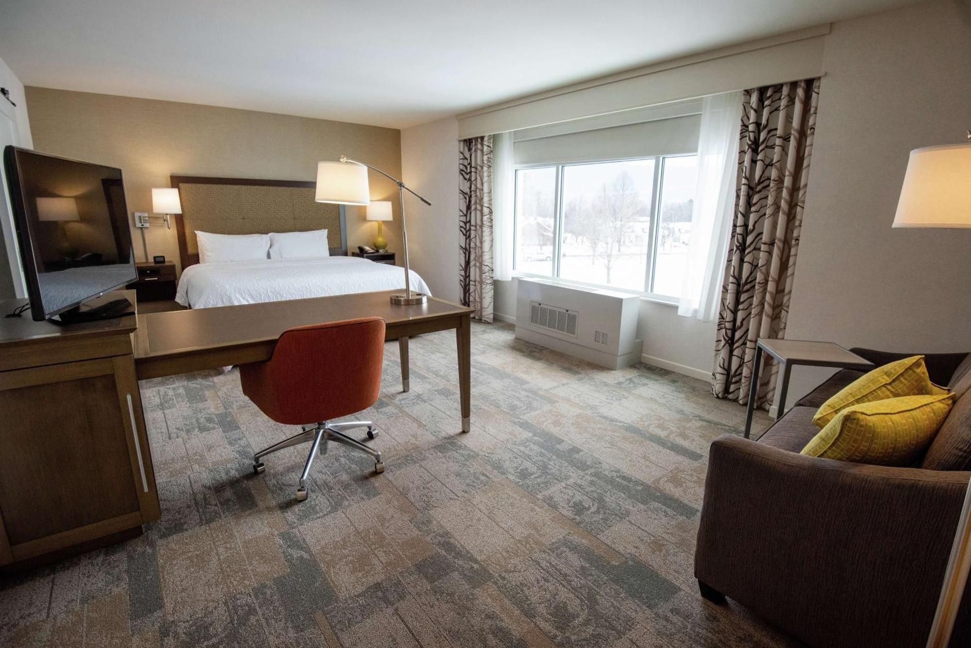 Hampton Inn & Suites Manchester, Vt מראה חיצוני תמונה