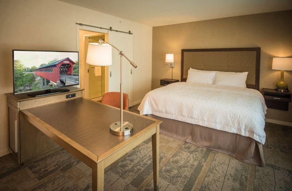 Hampton Inn & Suites Manchester, Vt מראה חיצוני תמונה