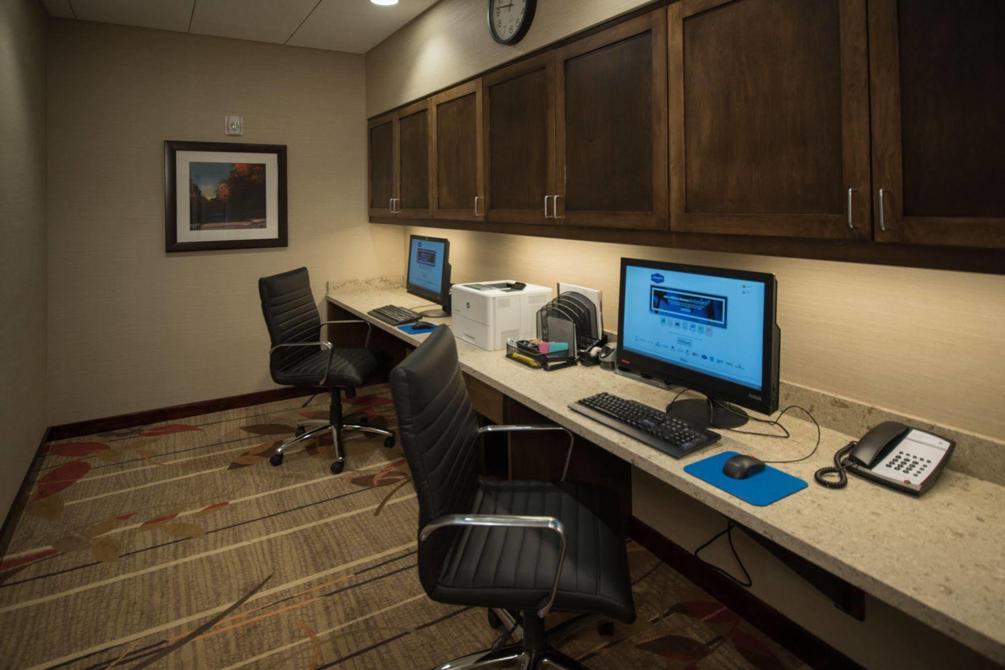 Hampton Inn & Suites Manchester, Vt מראה חיצוני תמונה